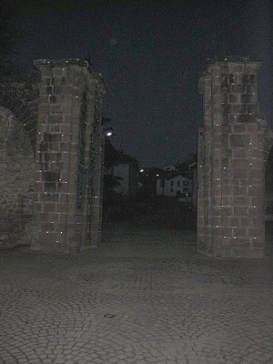 la porte d espagne peu avant le lever du jour