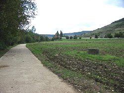 qui reste bien  l'cart de la route
